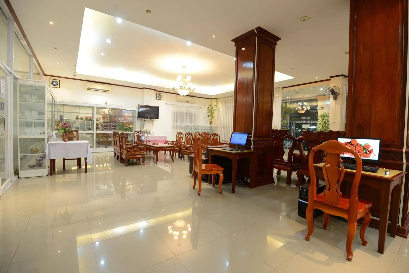 Douangpraseuth Hotel