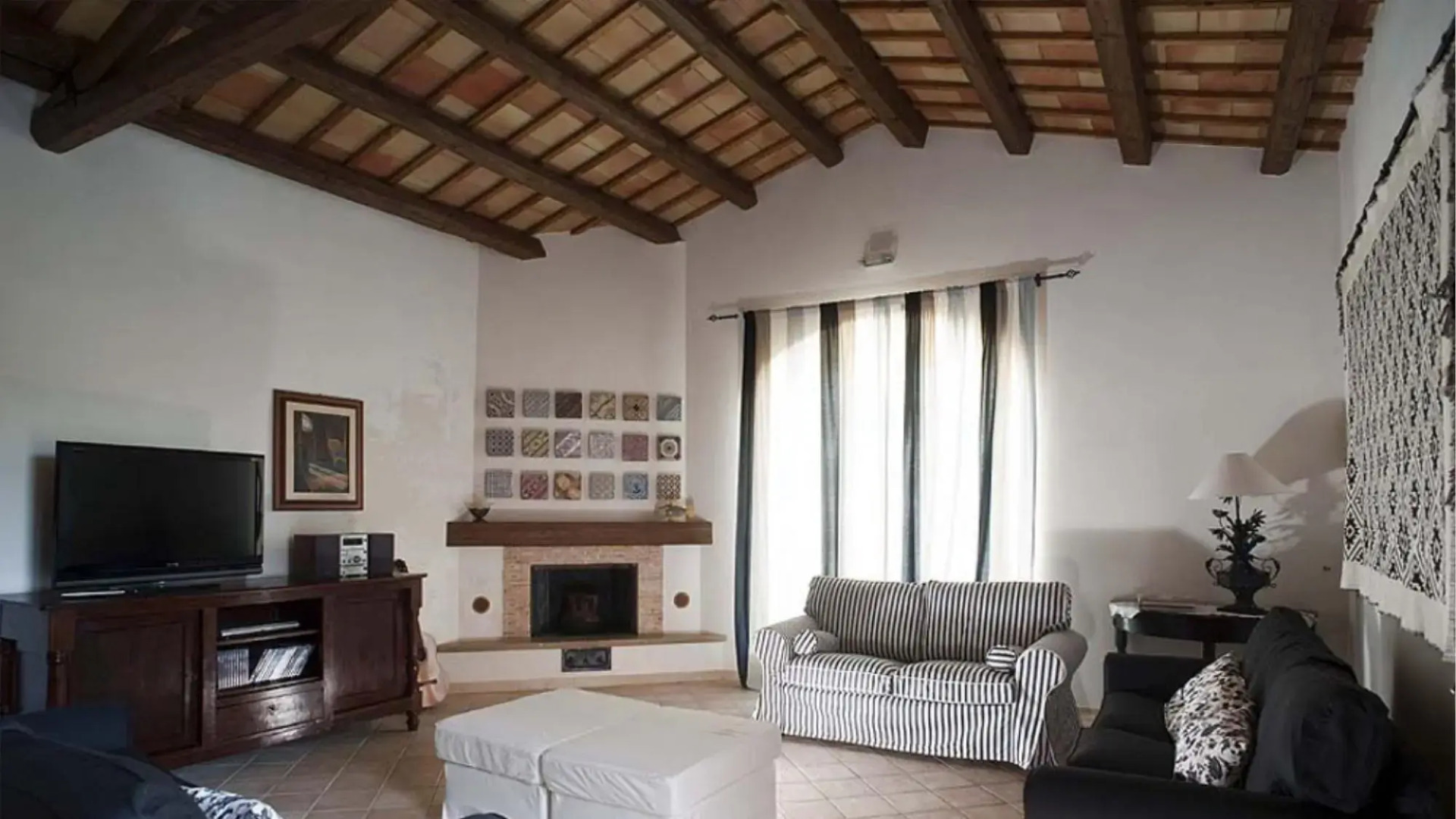 Independent villa up to 16 guests-VILLA DELLO ZINGARO