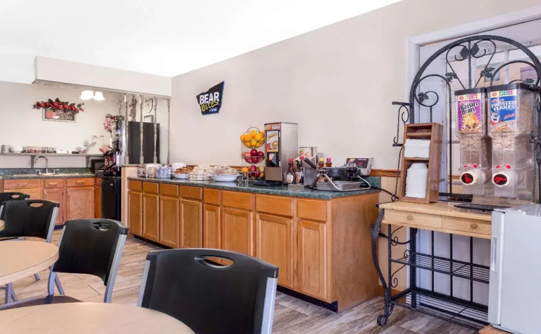 Travelodge by Wyndham Perry National Fairgrounds Area I-75