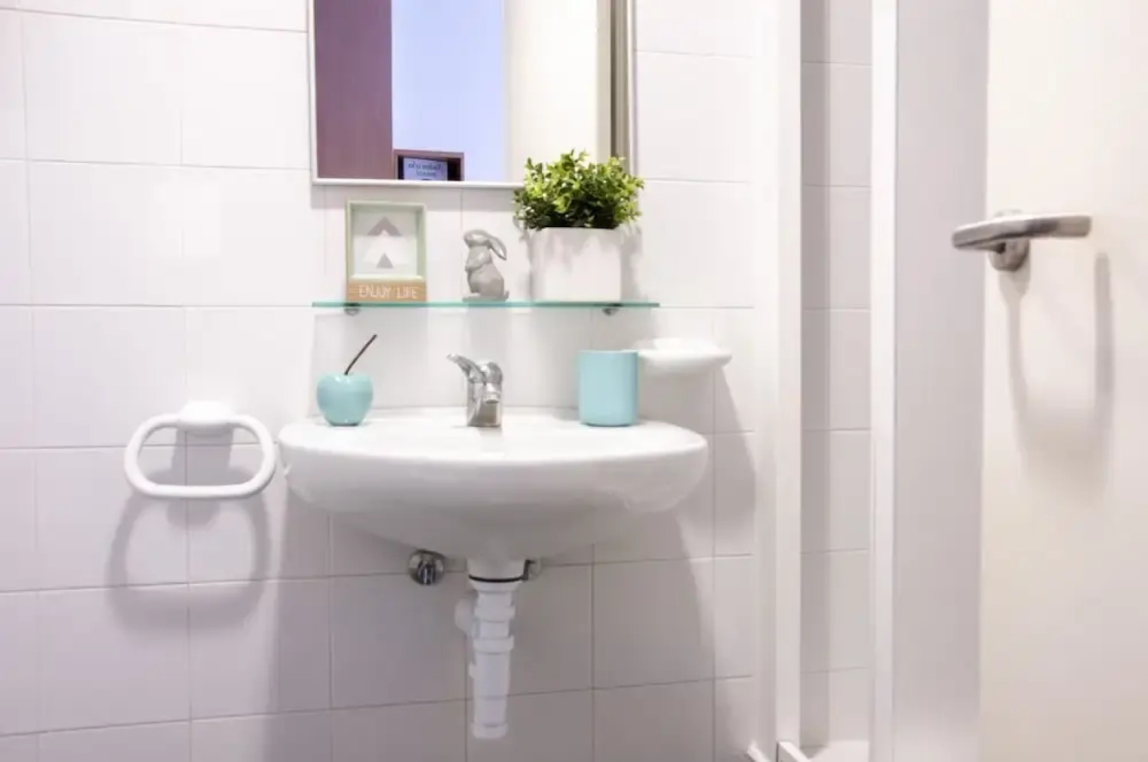 Residencia Universitaria Resa Tomás Alfaro Fournier - Centro Adscrito a REAJ - Campus Accomodation