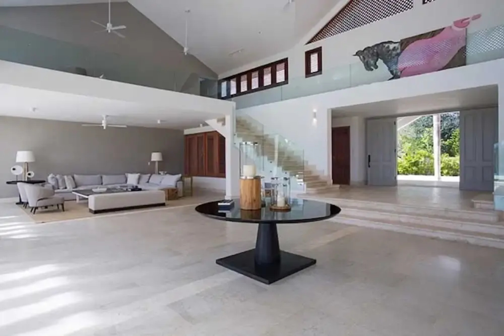 Casa B Institutional