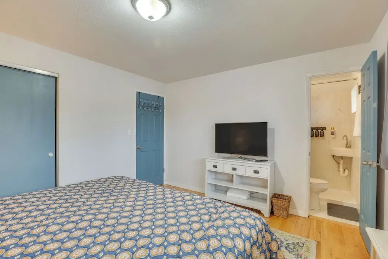 7 Mi to Dtwn: Pet-friendly Abode in Seattle!