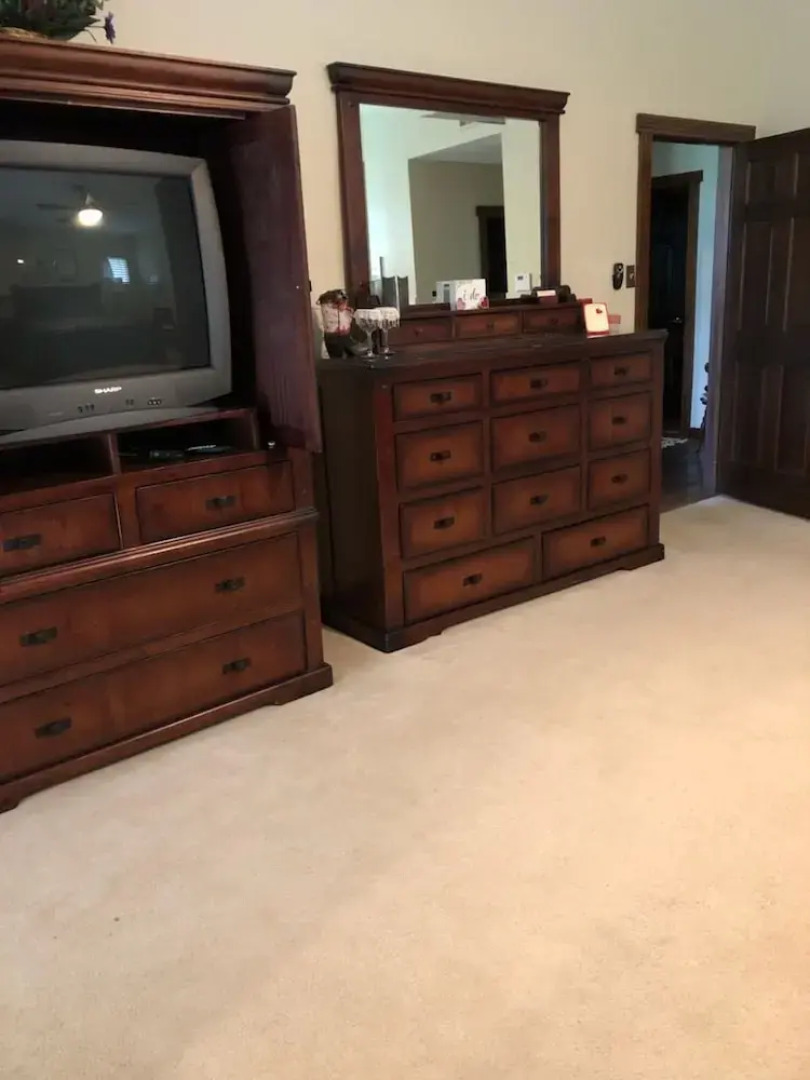 Twelve Oaks Hill Country Inn