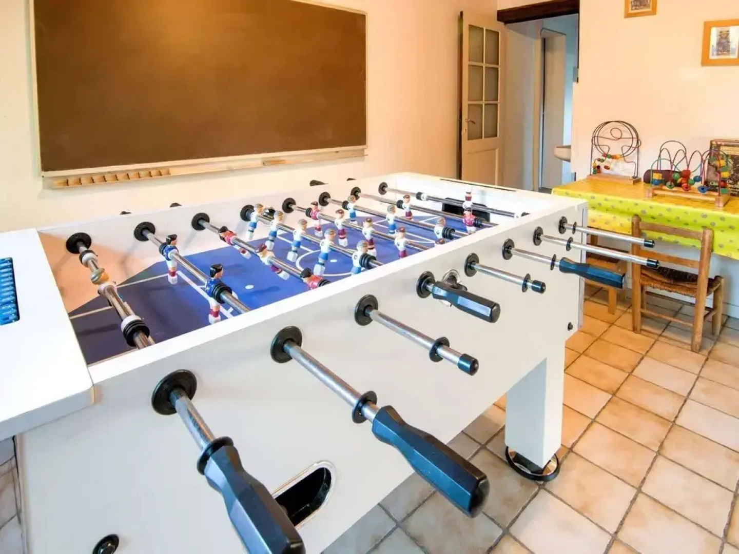 A Charming And Comfortable Renovated House with Garden And a Large Terrace