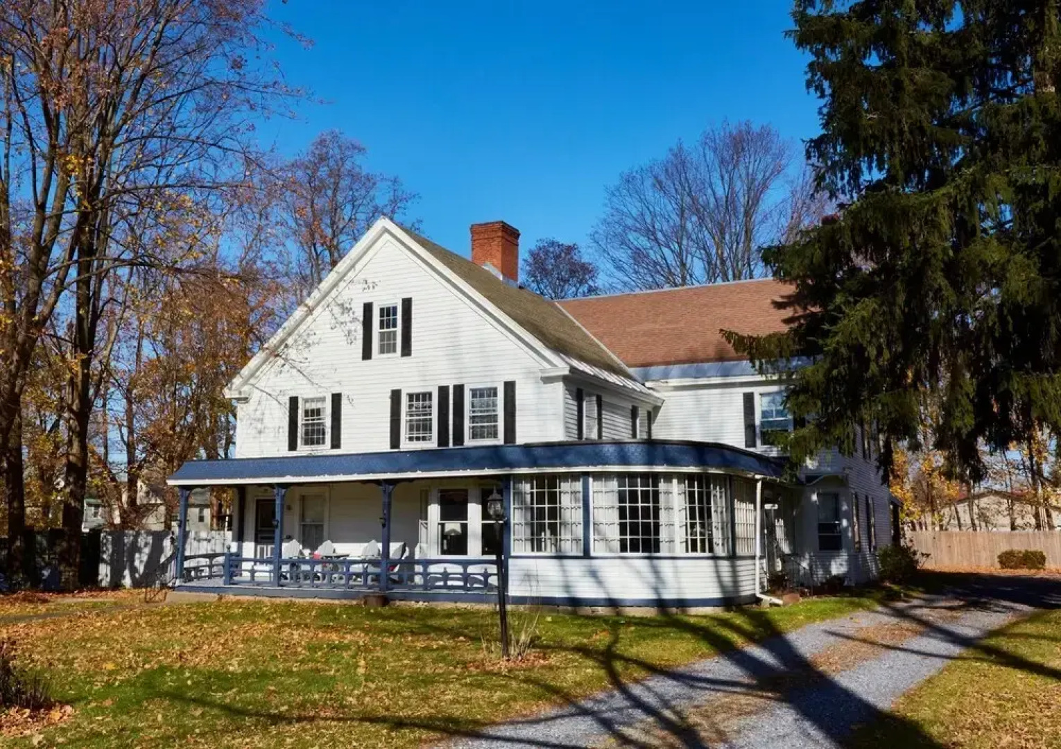 Home Near Hiking Biking w Hottub 6 Bedrooms