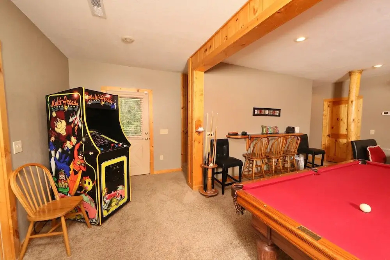 Black Bear Hideaway - Five Bedroom Cabin