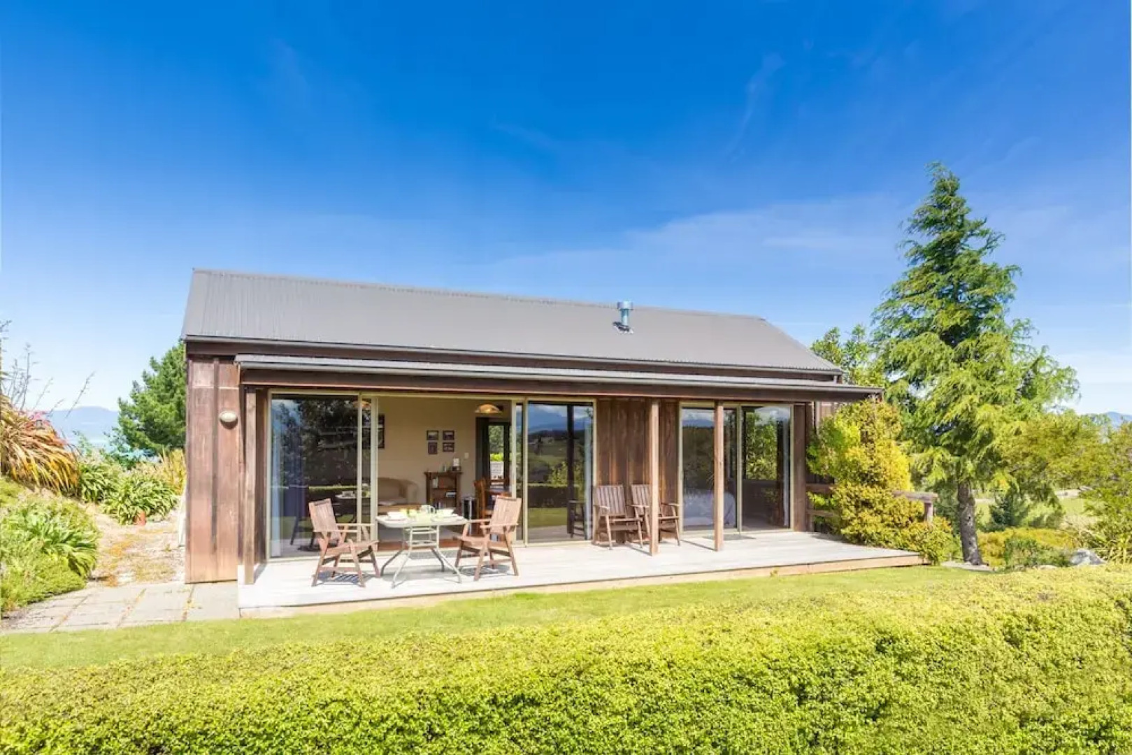 Clayridge House and cottage