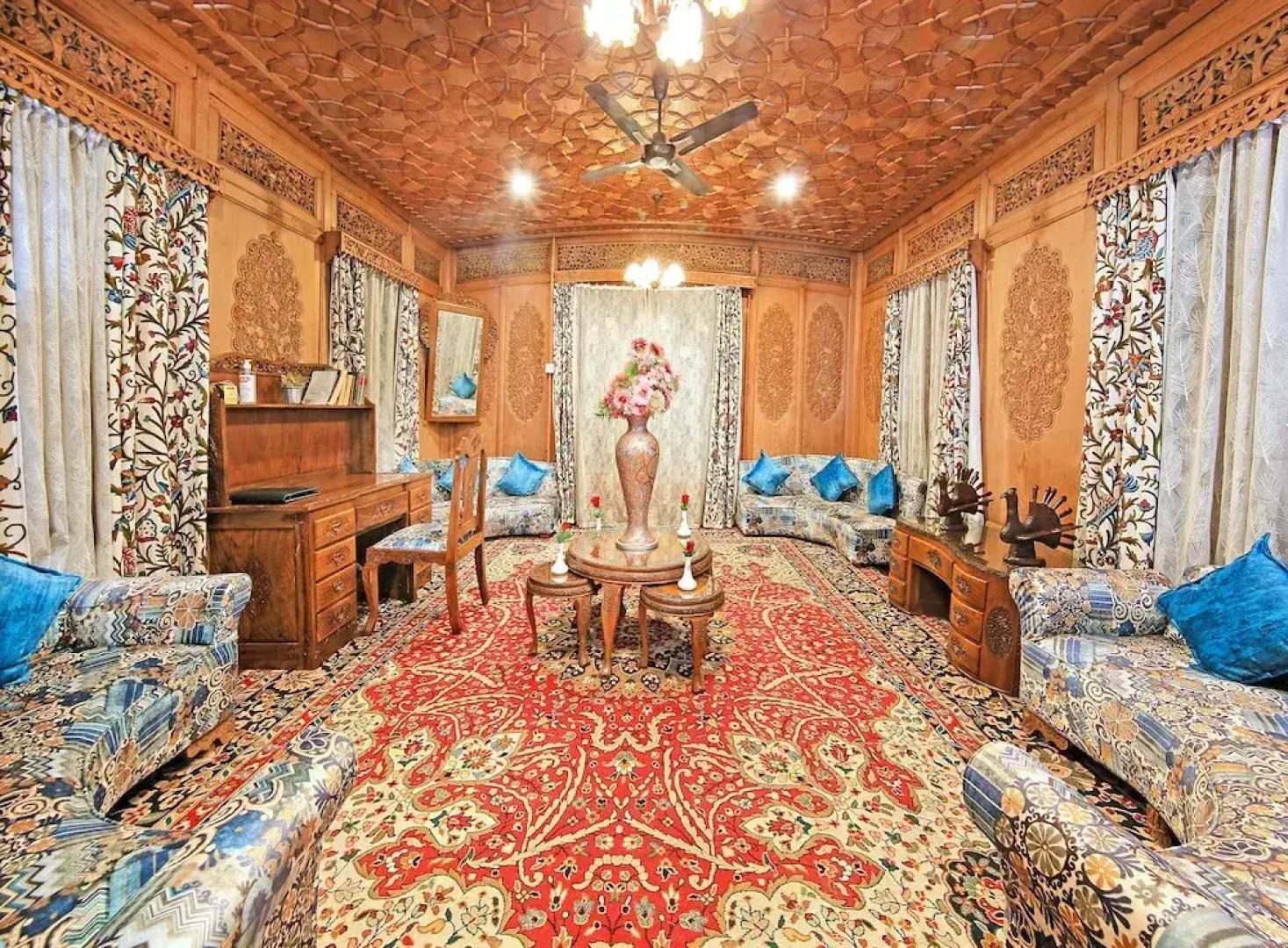 Sea Hawk Group Of Houseboat