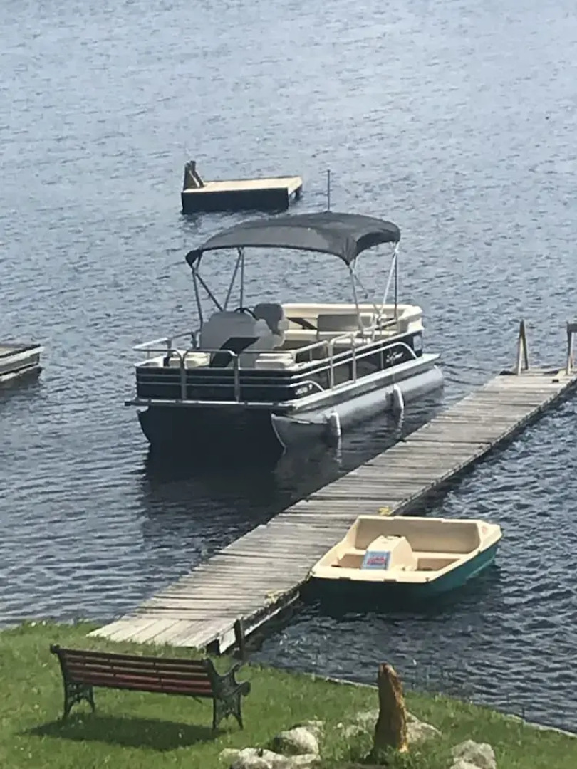 Longmuir's Hidden Cove Cottage Resort