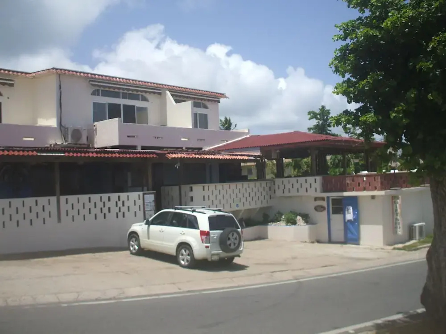 Esperanza Oceanfront Apartments