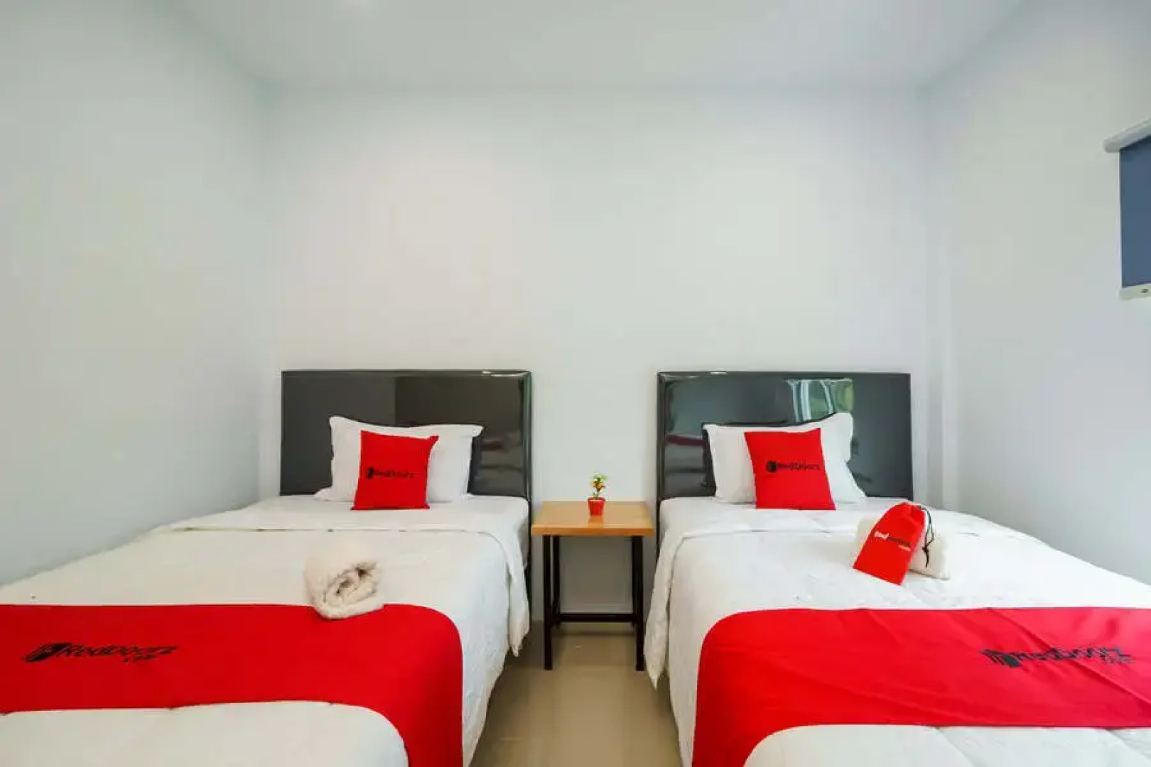 RedDoorz Plus near Kualanamu International Airport 2