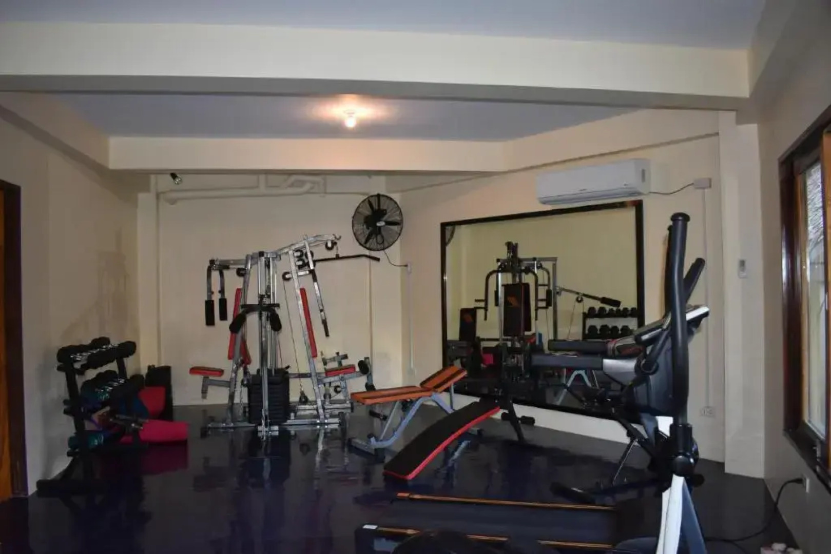 Jonas & Twins Resort