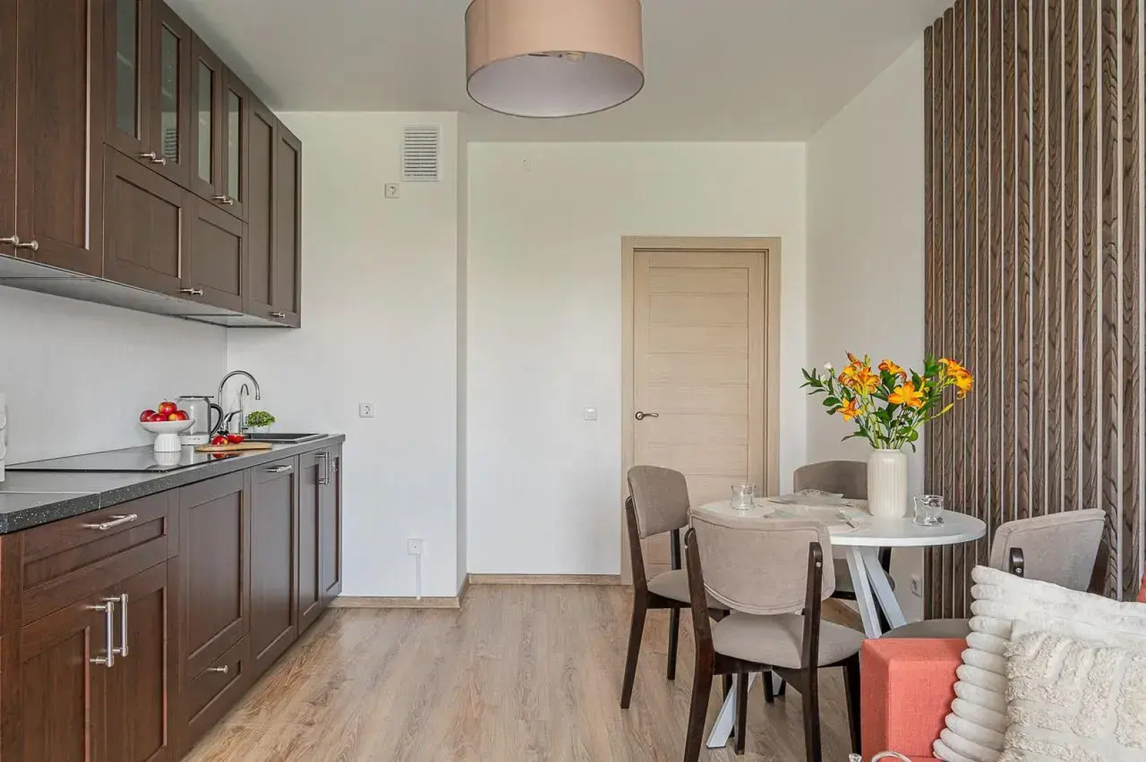 Лайт Апартаменты на улице 8 Марта 202/4