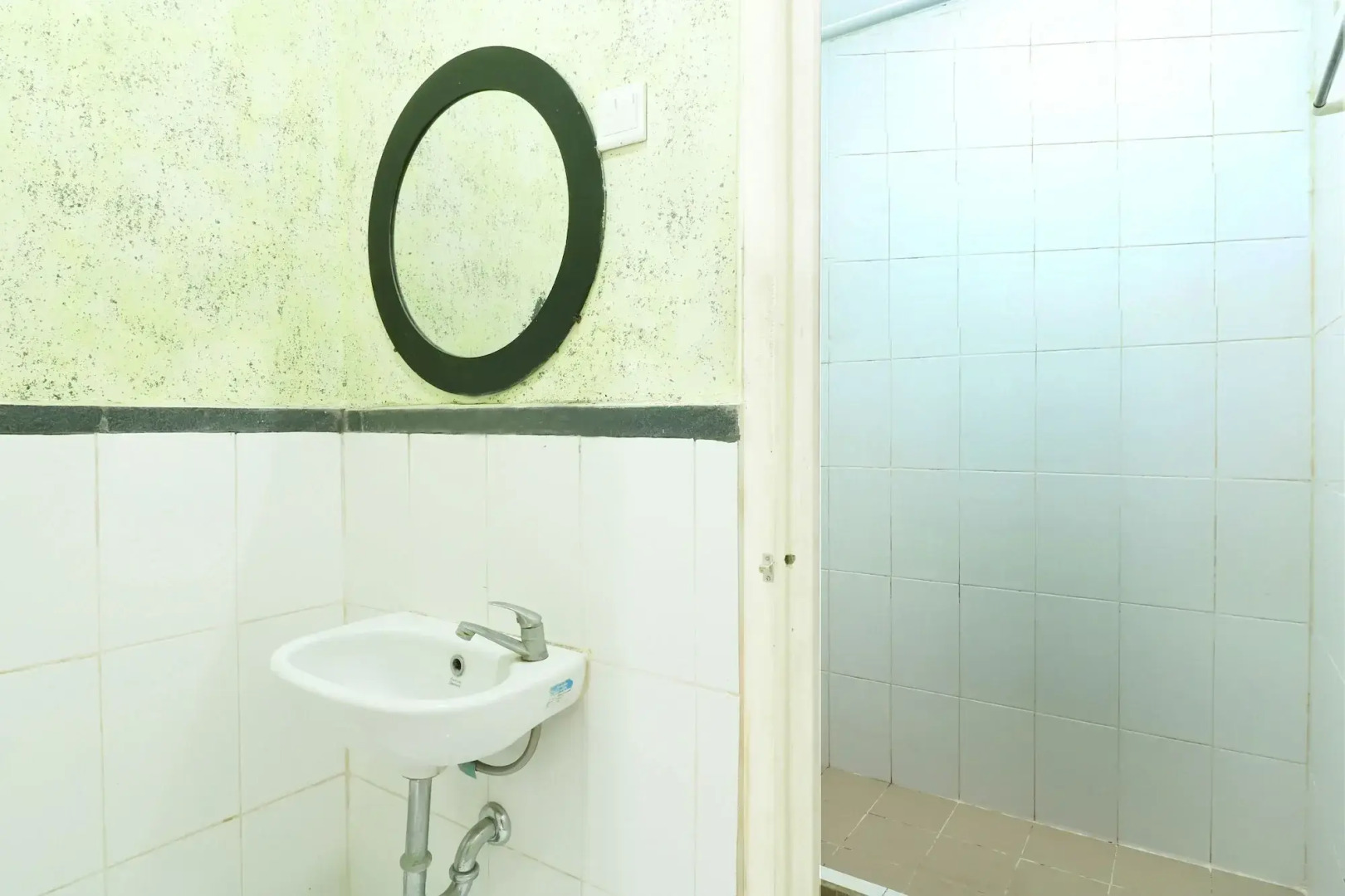 RedDoorz @ Teuku Umar