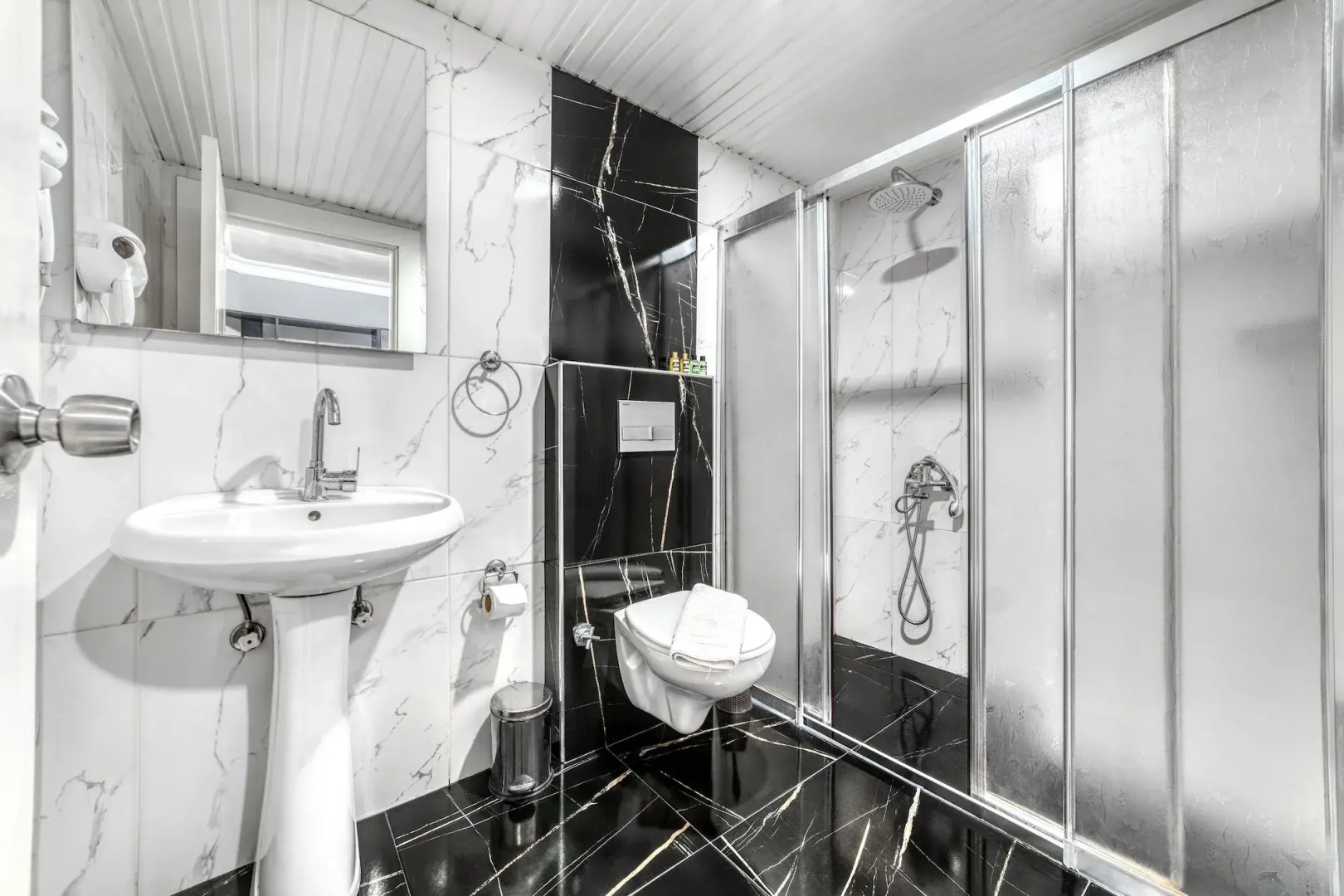 Cleopatra Icaria Apart Hotel