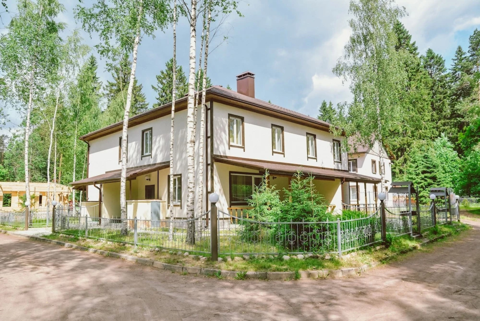 Загородный отель «Хвойный»