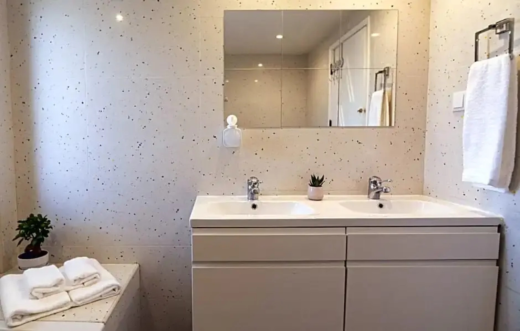 Pine House - Faro Airport, Beach and City Center