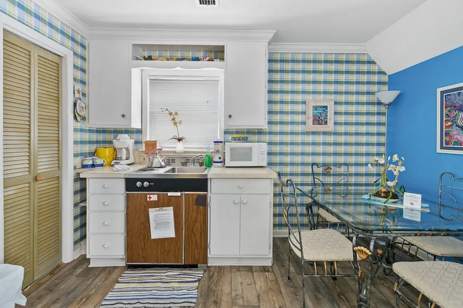 1221 Beachview by Hodnett Cooper