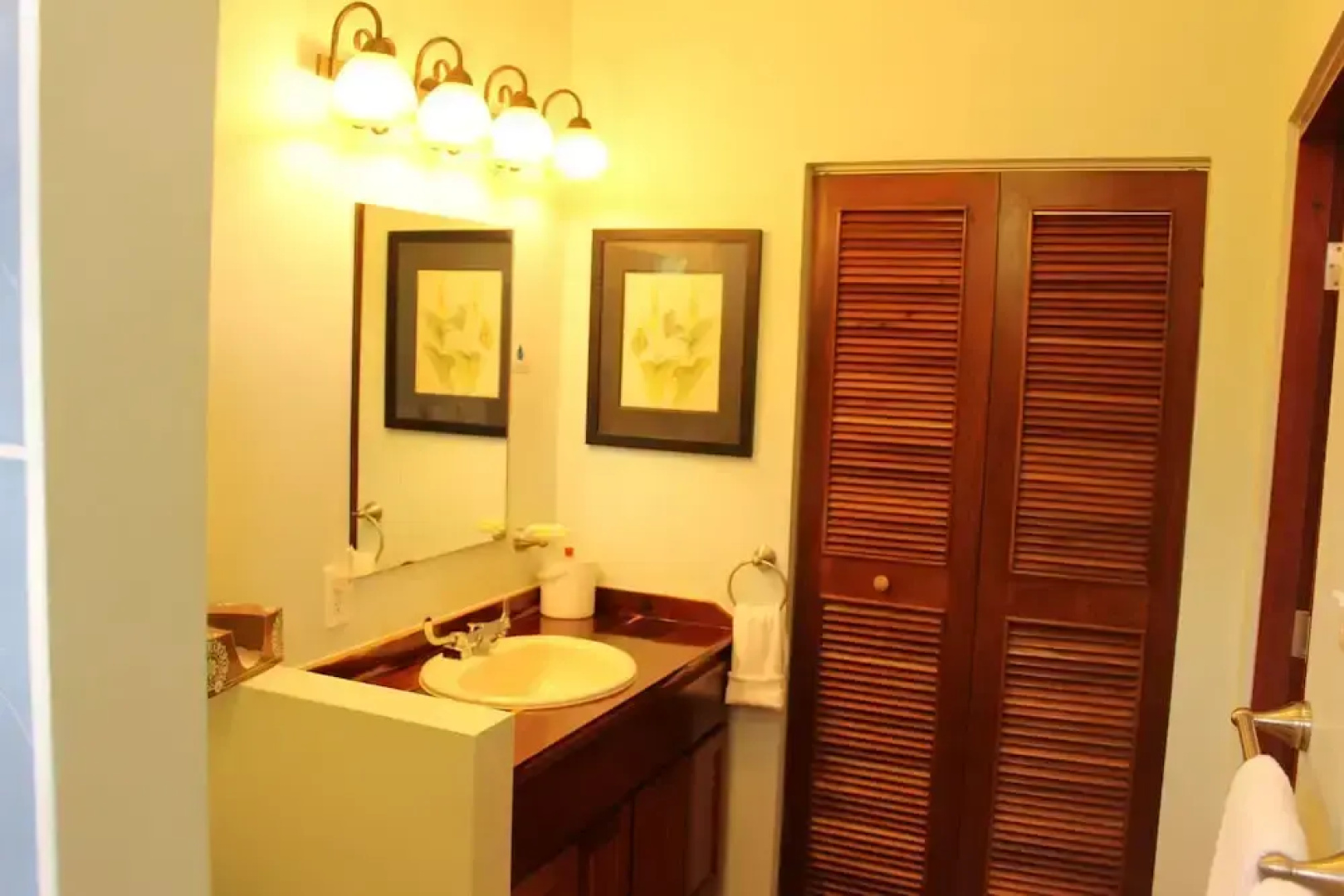 The Crimson Orchid Inn at Orchid Bay