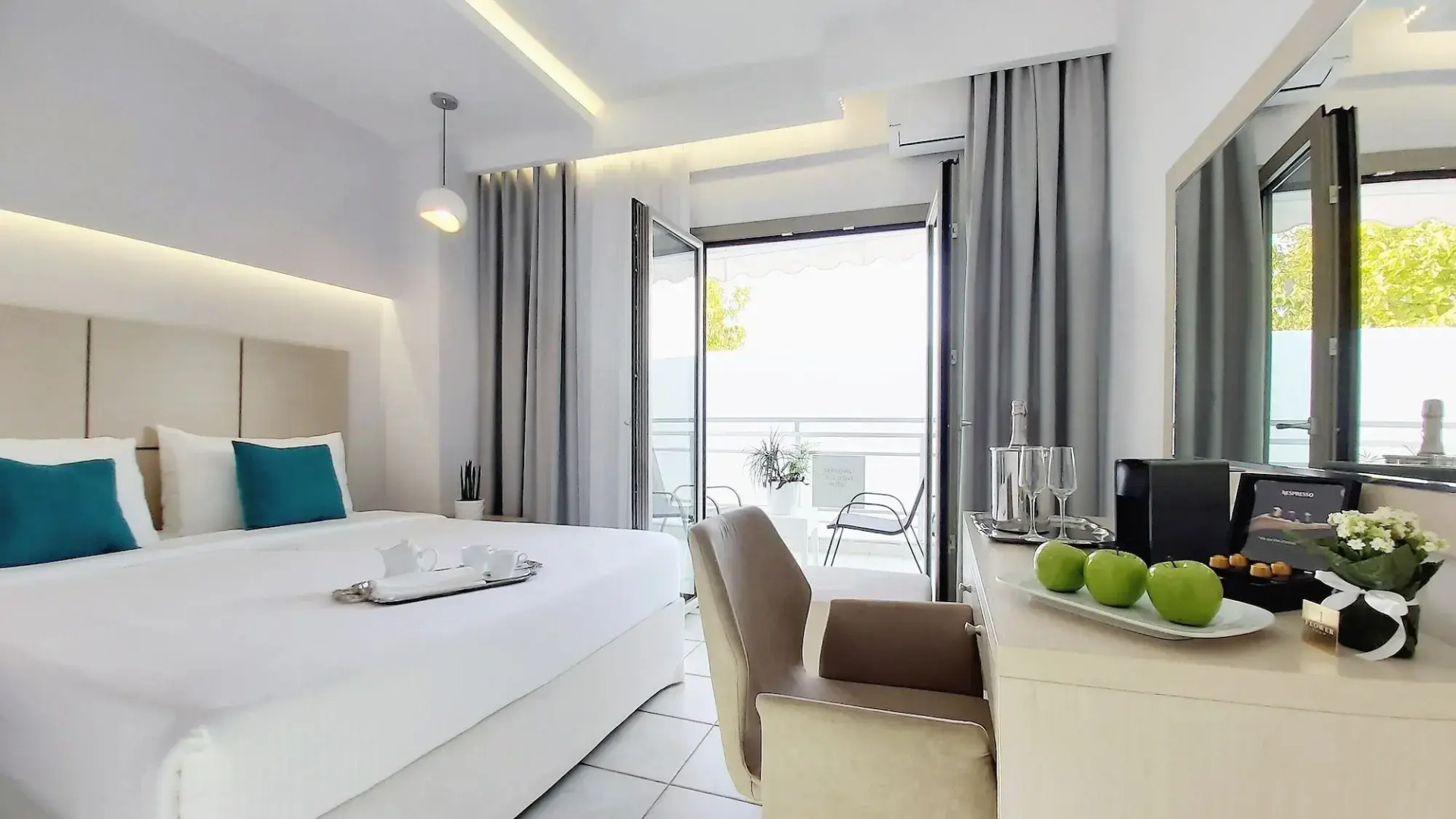 Akrogiali Exclusive Hotel - Adults Only