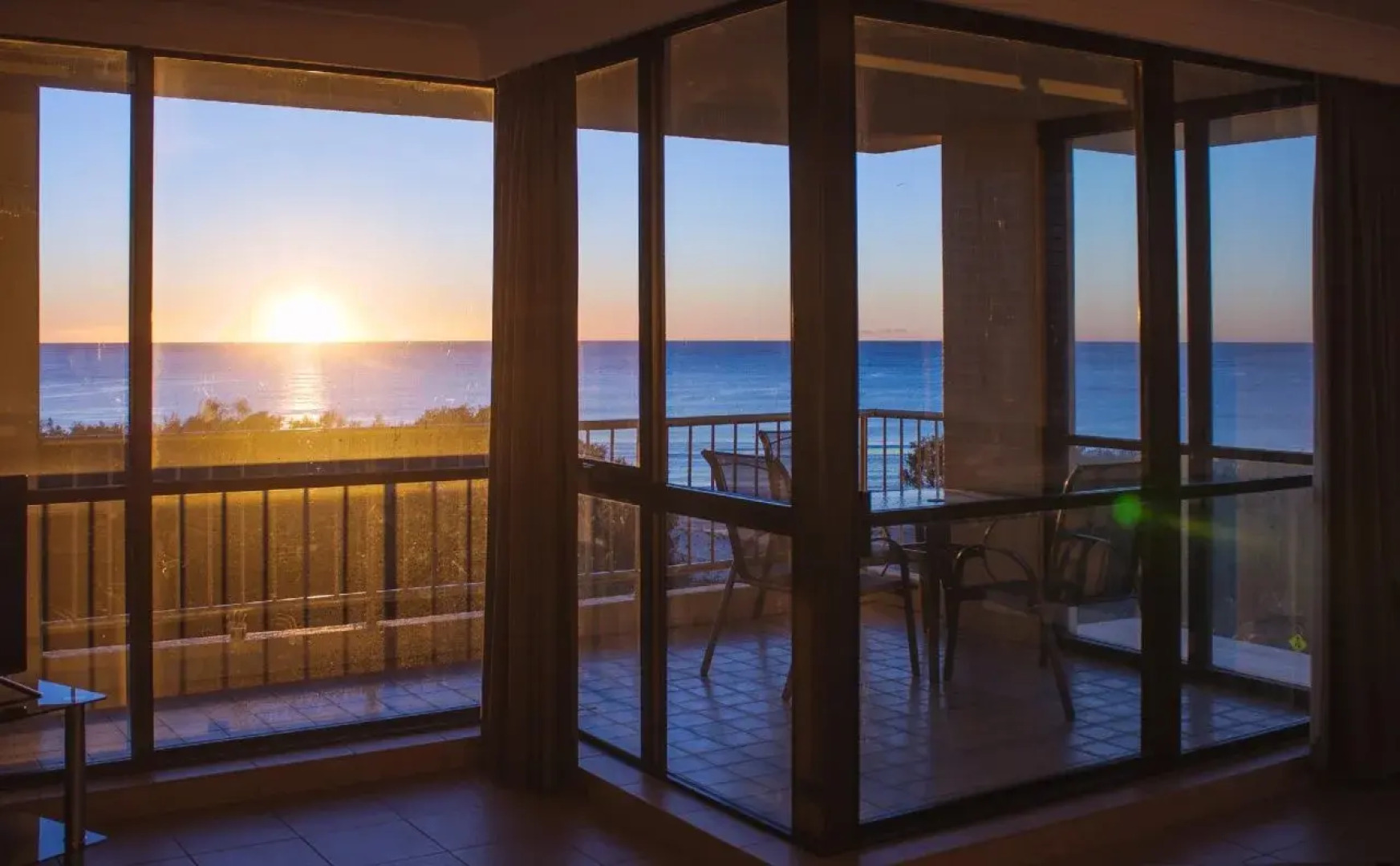 Capricorn One Beachside Holiday Apartment-Official