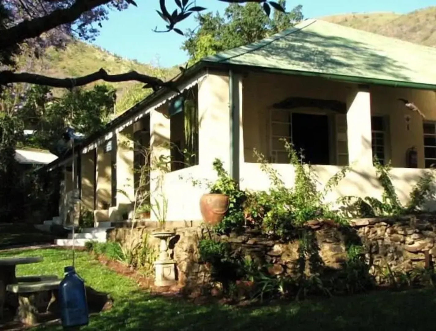 Fountain Baths Guest Cottages