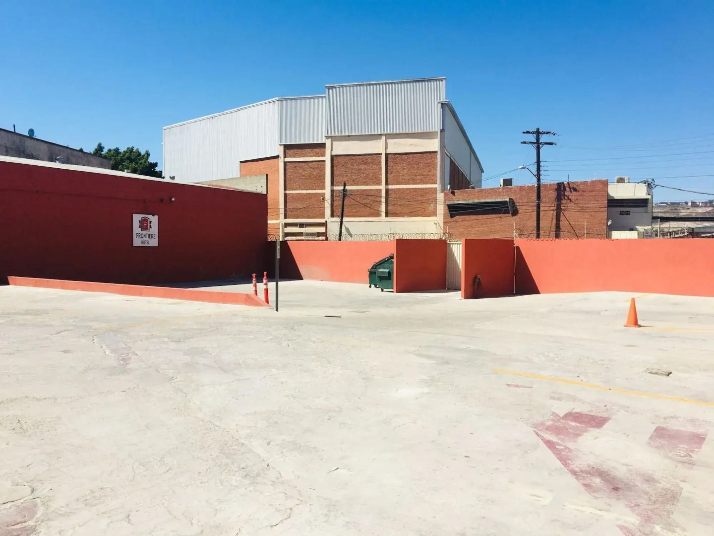 Hotel Frontiere