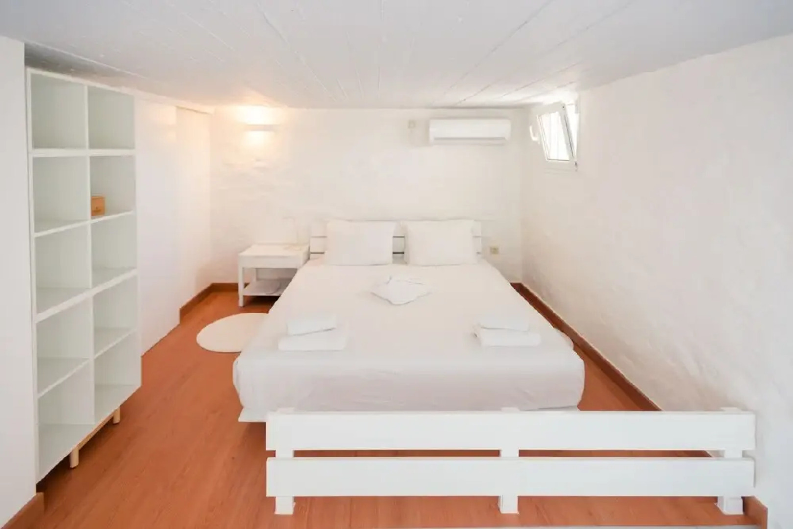 White Sun maisonette overlooking the sea