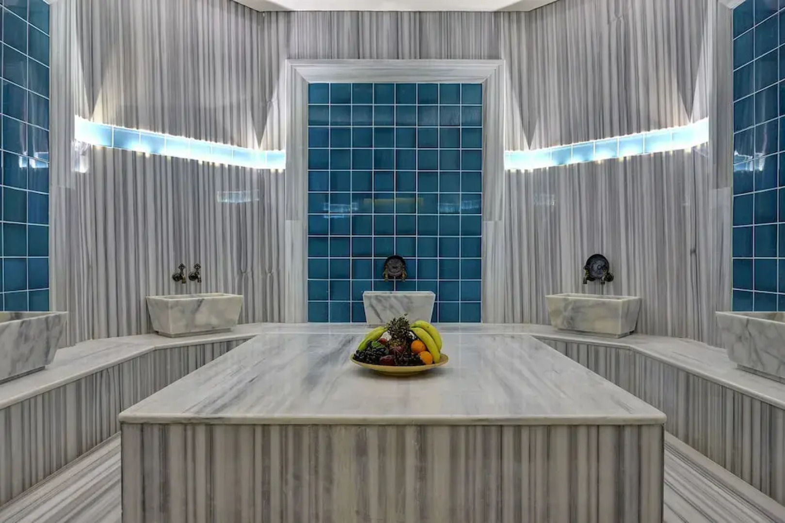 La Local Suites & Spa