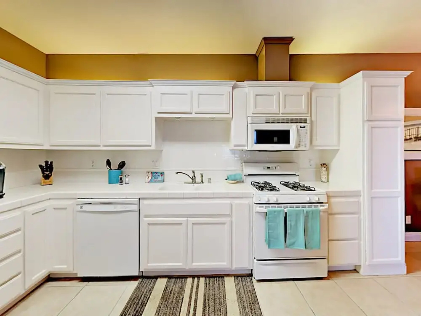 311 Pier Avenue Apartment 2 Bedrooms 1 Bathroom Apts