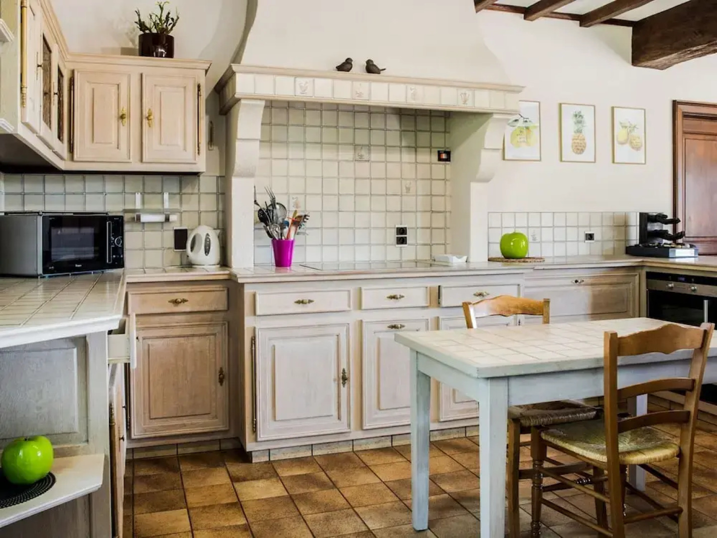 Villa in Bitvre With Garden