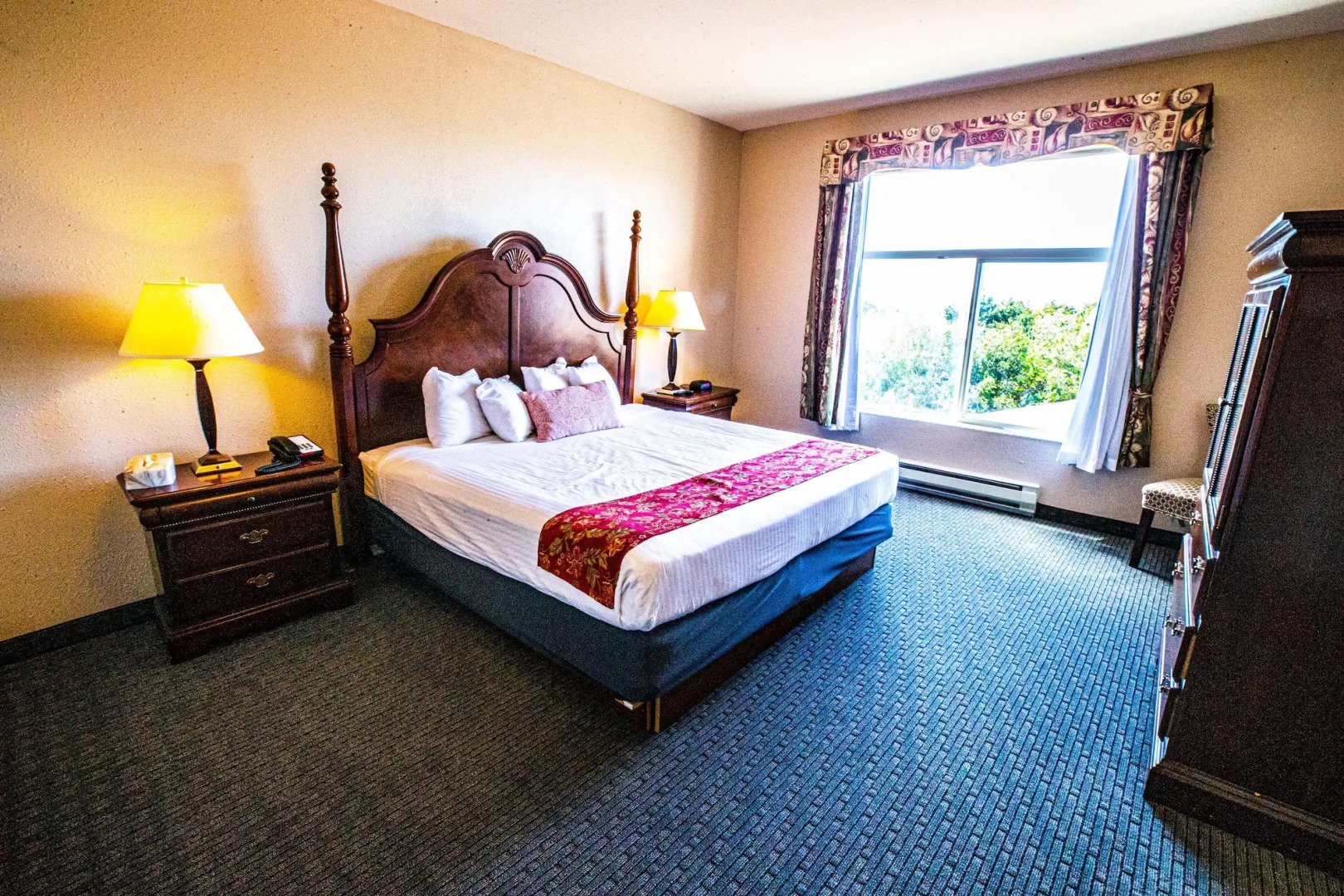 BayVue Hotel, Resort and Suites