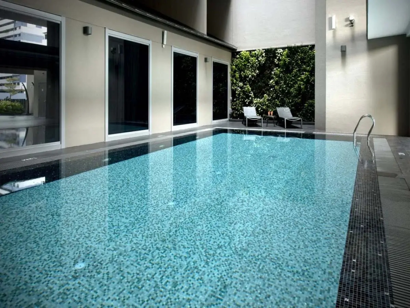 V Hotel Bencoolen