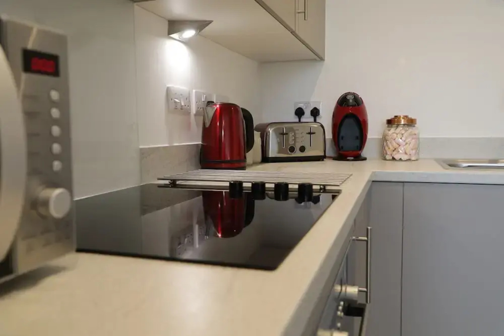 Luxury Bath Riverside Apt Parking & Gym