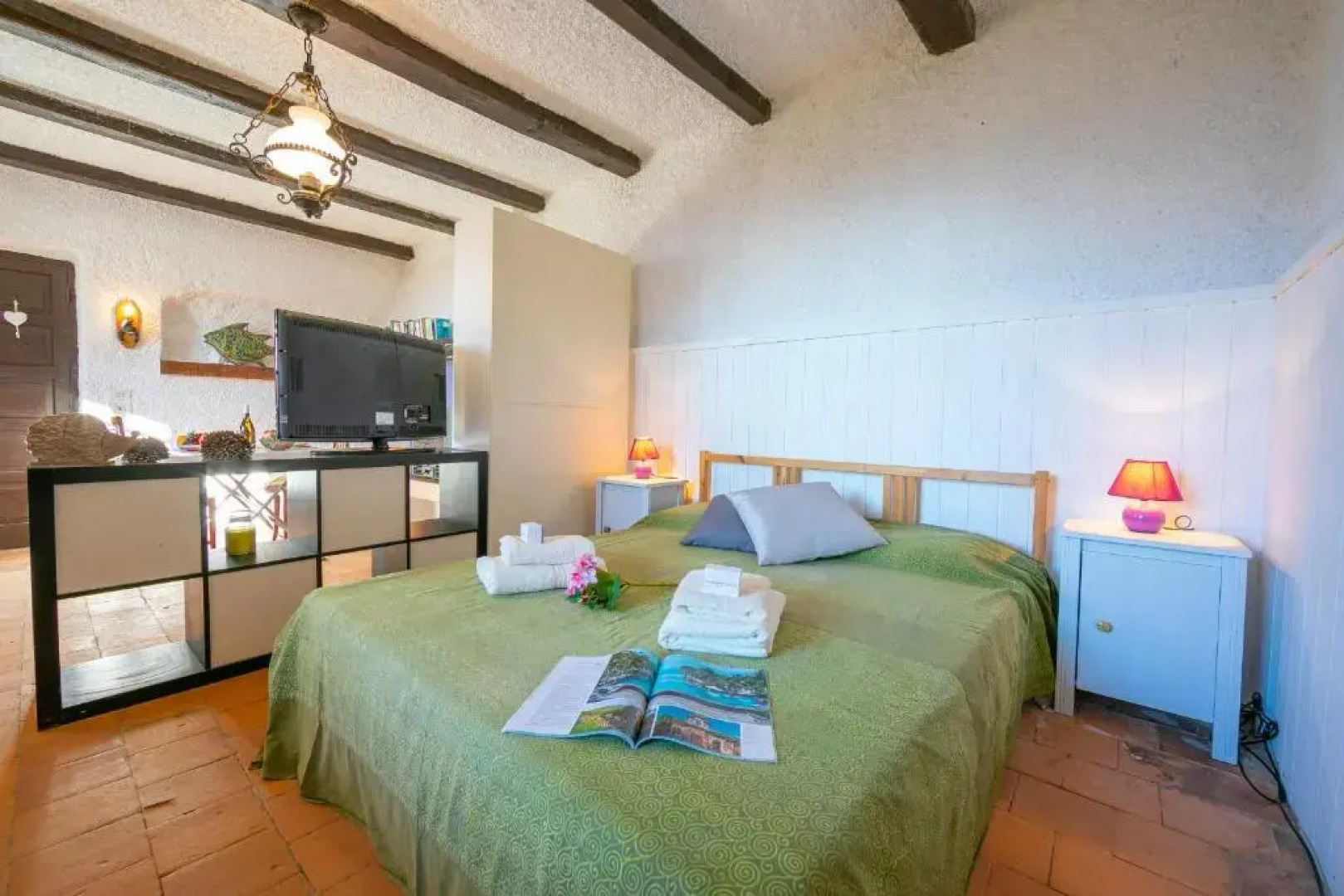 Cosy Nest - Terrace & Parking Private