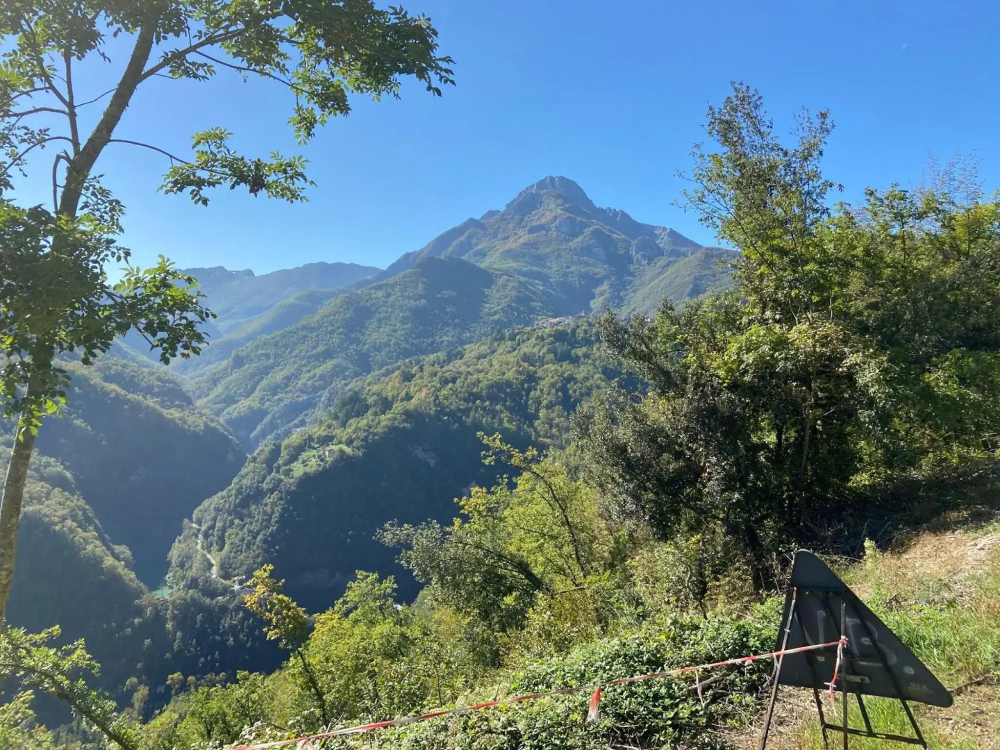 Graceful Cottage in Vergemoli with Private Fenced Garden