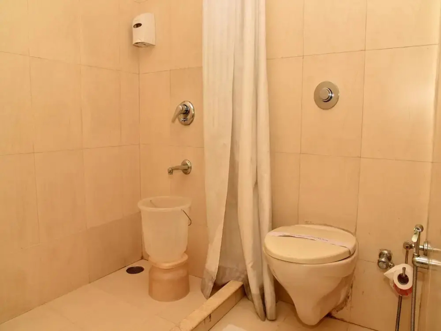 OYO 2148 Hotel Metro 43