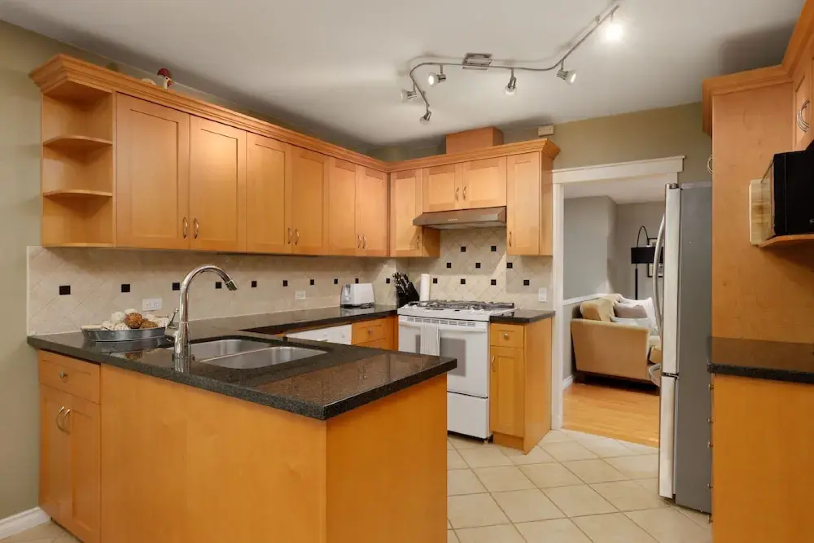 981 Bayview Dr
