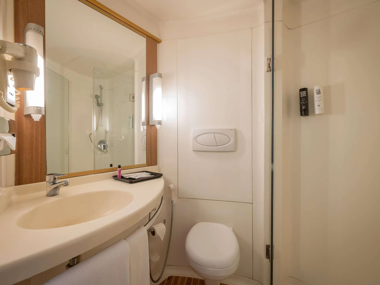 ibis New Delhi Aerocity Hotel