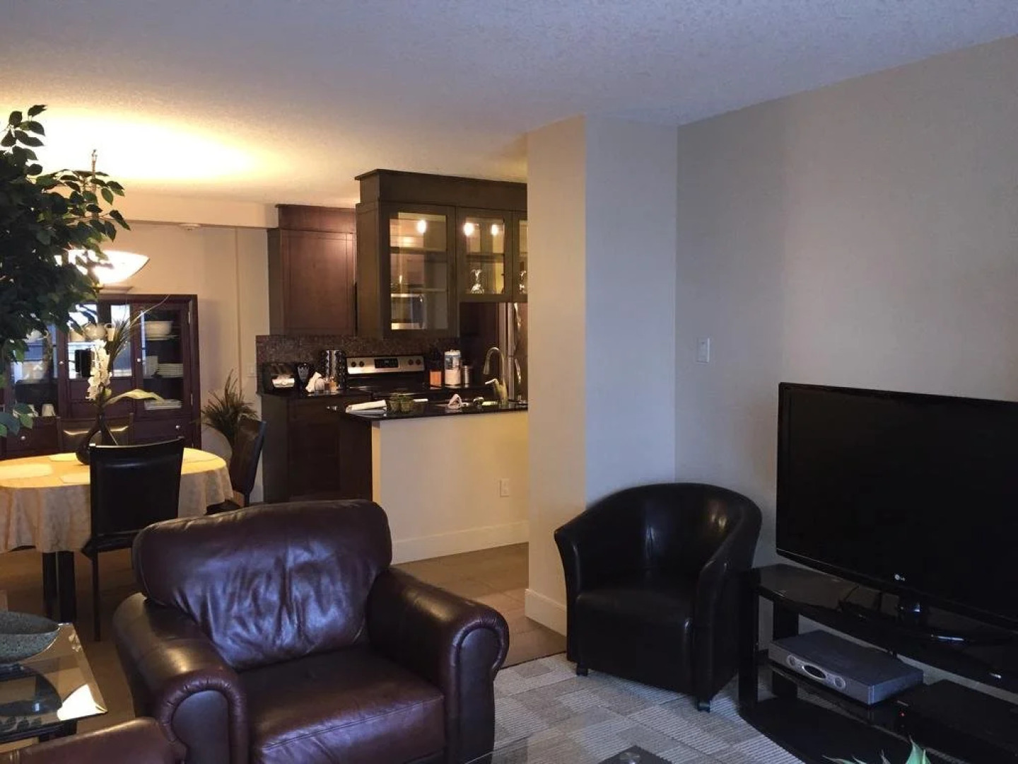 Corporate Suites of Calgary - Eightwelve