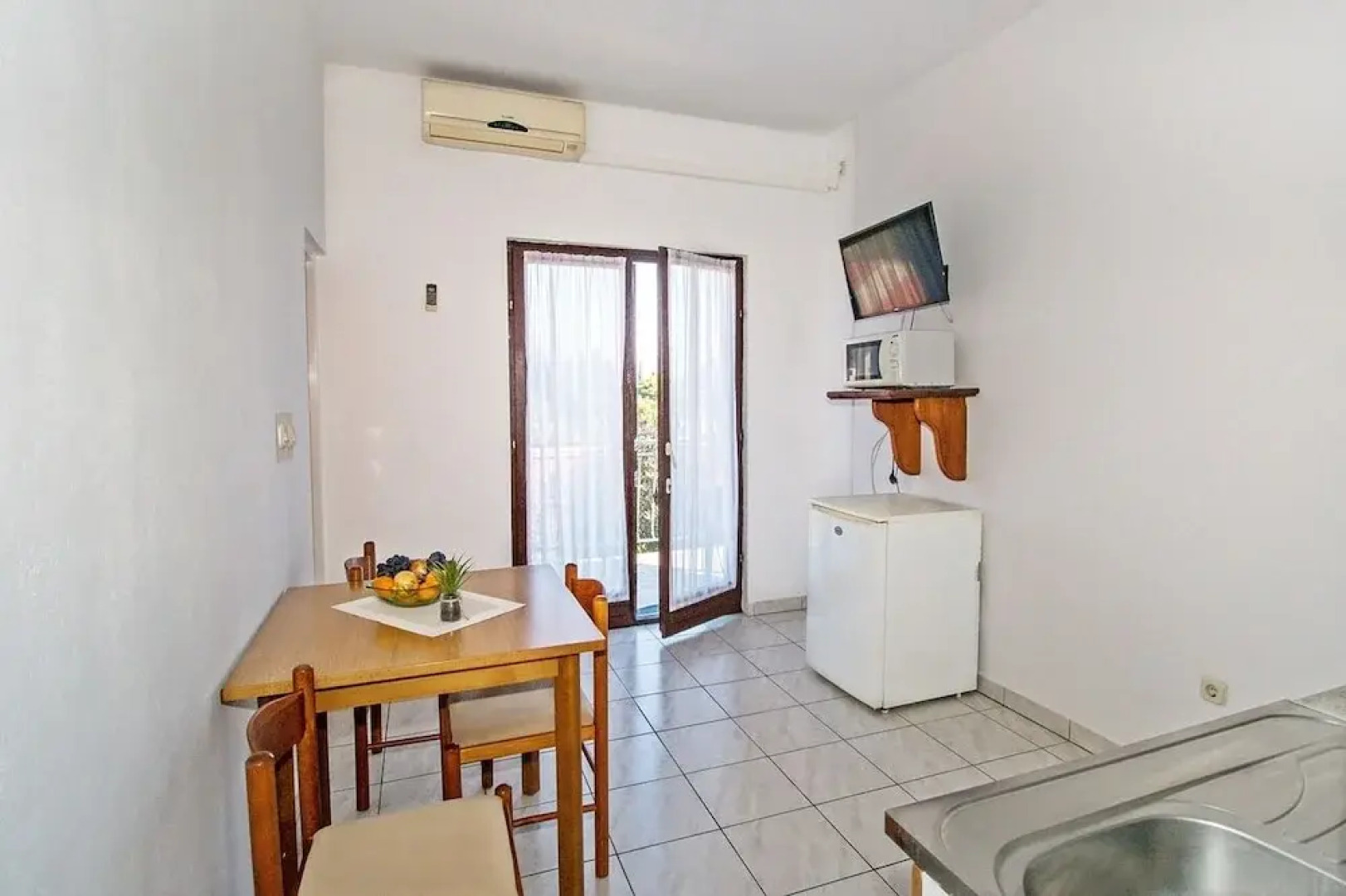 Zdenka - 70m From sea - A3