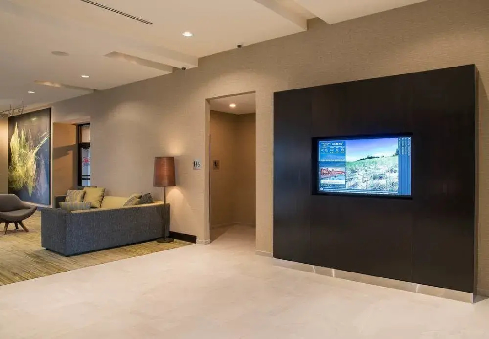 Courtyard Holland Downtown