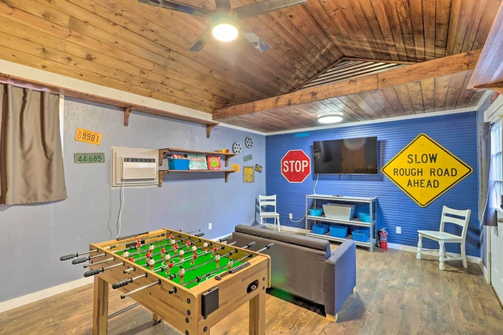 1920s Corsicana Home - Spacious Group Getaway!