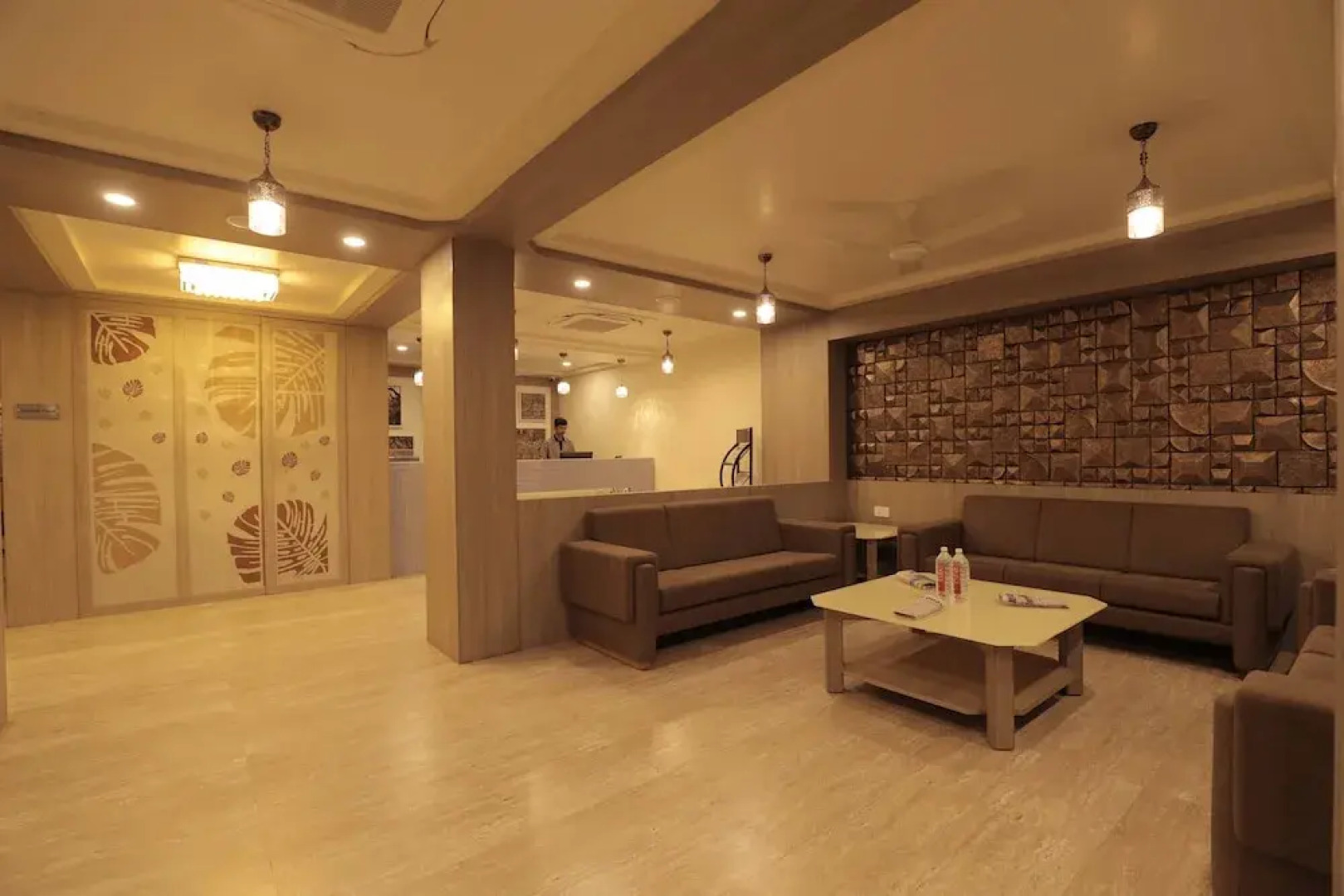 Pride Biznotel Gir Sasan