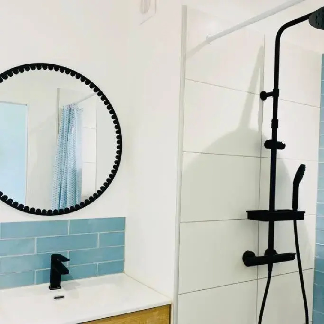 Studio tropical, beautifully renovated, sea view