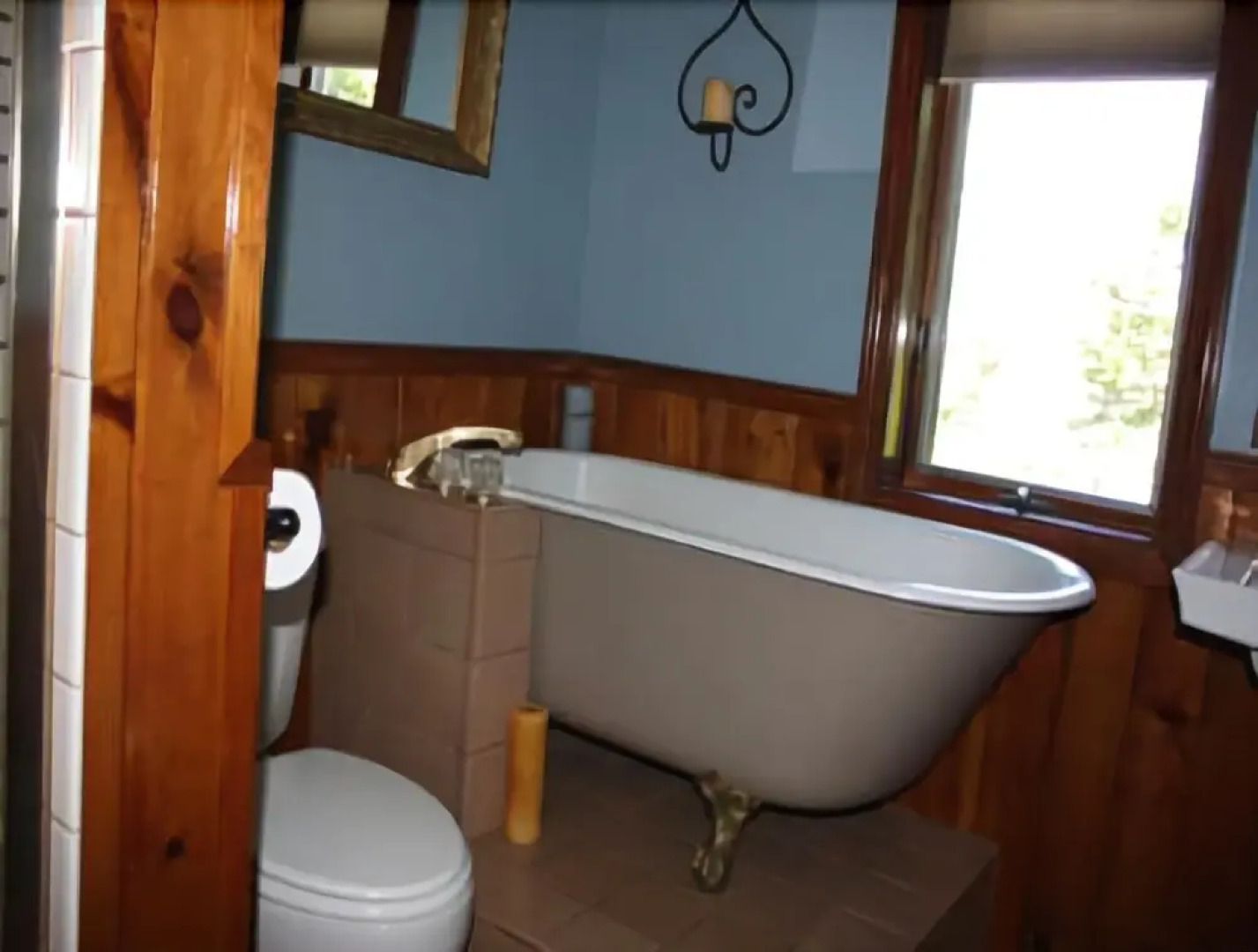 Coves End Surry - Three Bedroom Home with Hot Tub