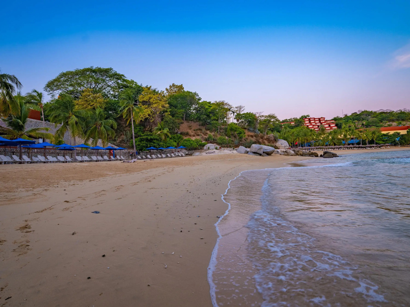 Las Brisas Huatulco – All Inclusive