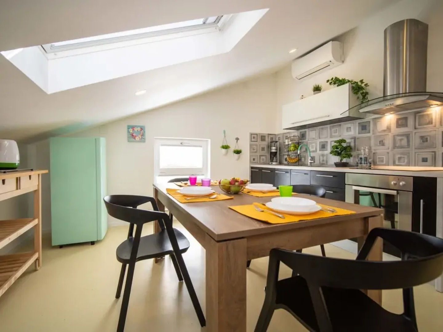 Ena 1 Trinajsti i in Trinajsti i