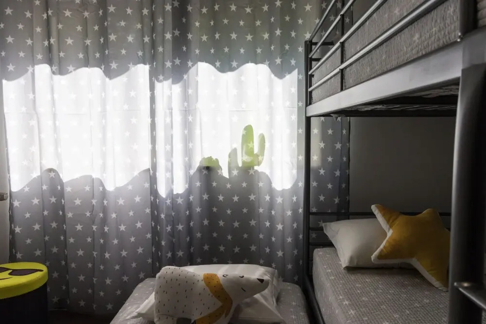 House and People - Quinta Infias