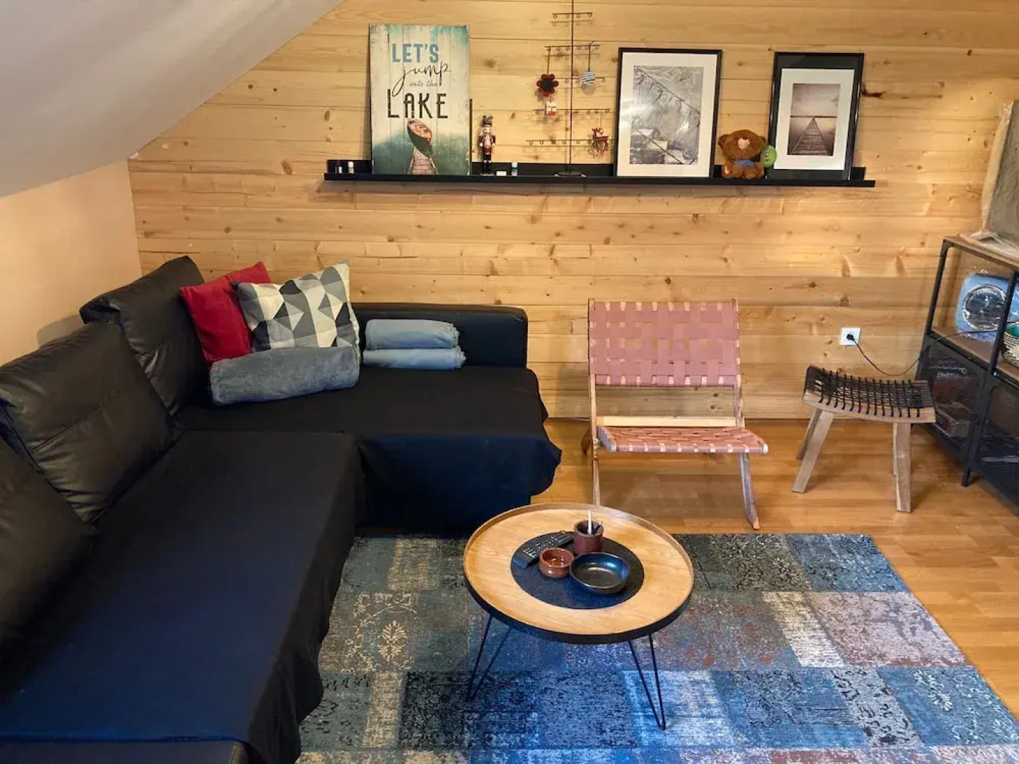 Apartment Sleeps 4 With Lake View